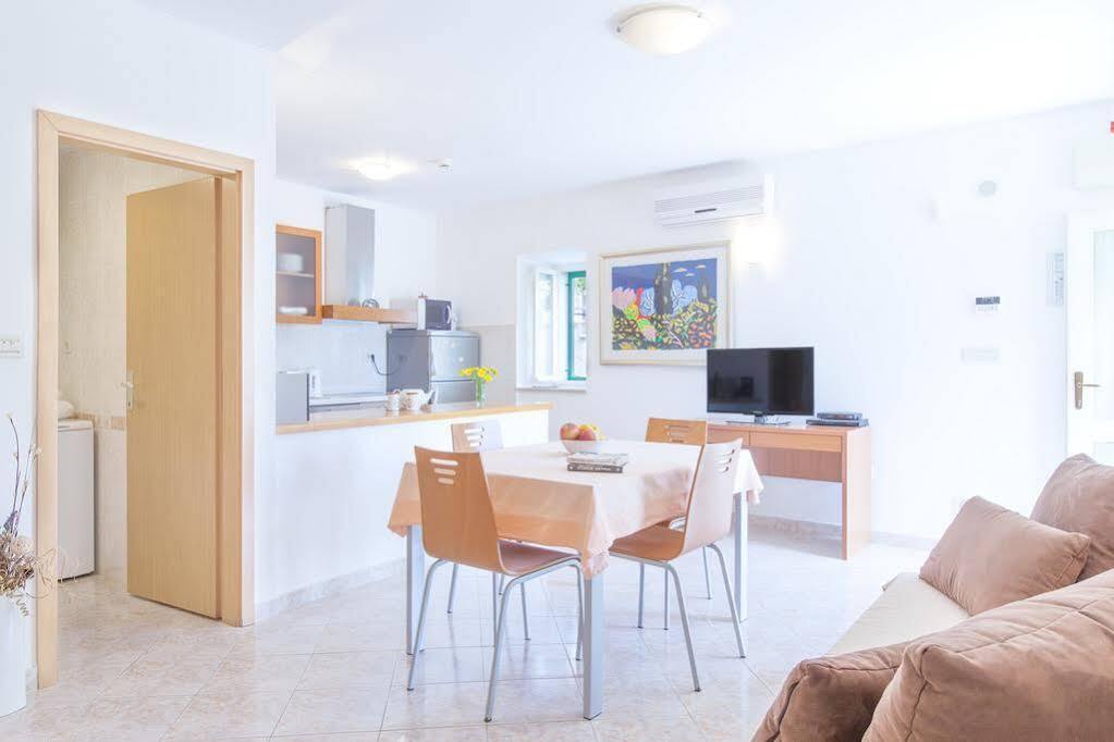 Villa Bonaca Perfect Location For A Holiday With Friends Or Family, Heated Pool Sumartin Bagian luar foto